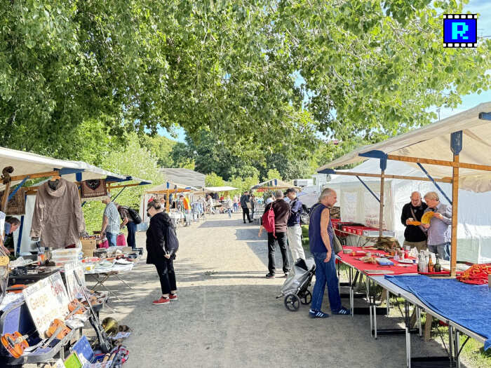 Antikflohmarkt Trabrennbahn Karlshorst