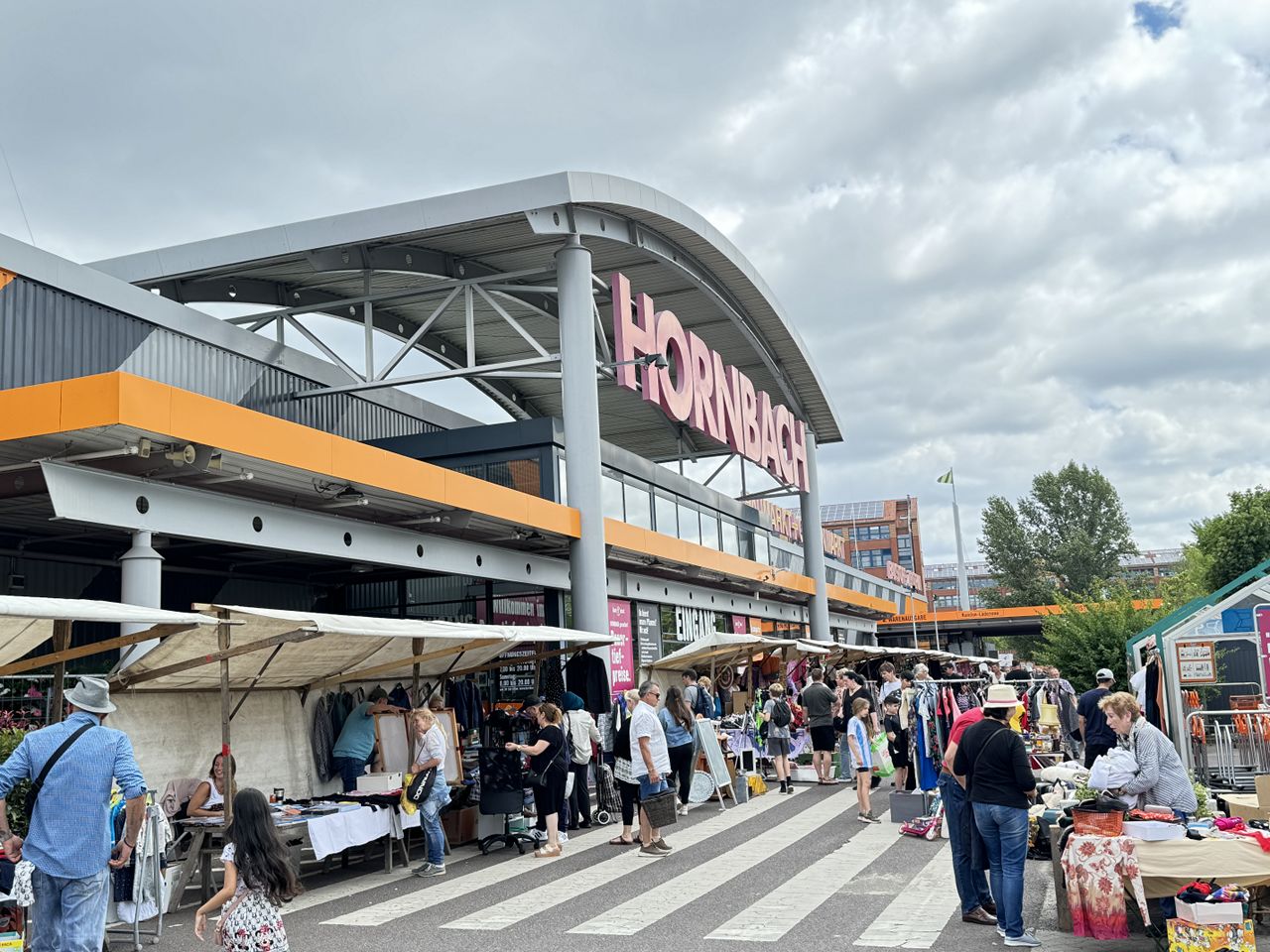 Flohmarkt Hornbach Mariendorf